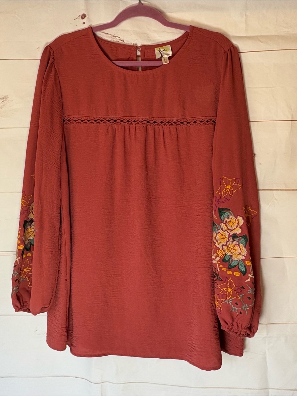 fig and flower Rust-Red Crewneck Top with embroidered sleeves